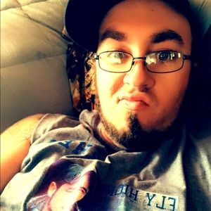 Meet your Posher, Dustin